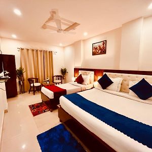 Deluxe Family Suite